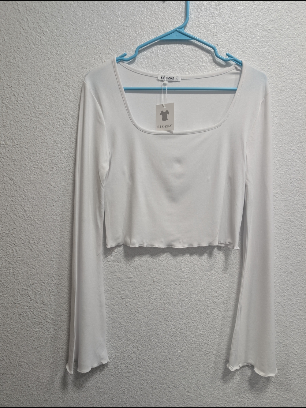 Clozoz White Long-Sleeve Crop Top with Square Neck